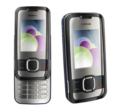 Nokia 7610 Supernova với thiết kế trượt lên. Ảnh: Cnet.