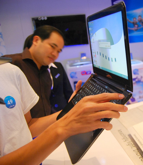 Series 9, chiếc laptop siêu mỏng của hãng.