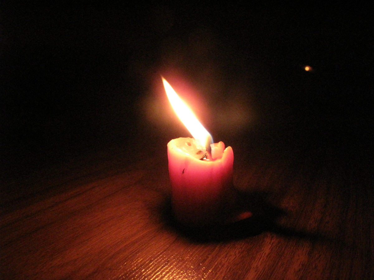 ngọn nến lung linh - VnExpress Số hóa