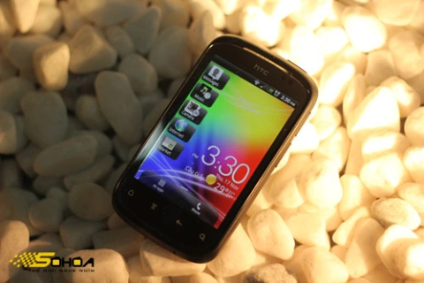 HTC Explorer hướng tới khách hàng phổ thông mới làm quen với điện thoại thông minh. Ảnh: Anh Quân.
