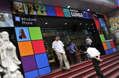 Lumia là dòng di động chiến lược của hãng điện thoại Phần Lan. Ghi nhận của Số Hóa tại các cửa hàng cho thấy, lượng khách đến đều quan tâm đến máy, tuy nhiên, sức mua thiết bị ở mức trung bình.