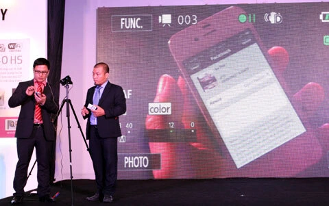 Máy ảnh của Canon năm nay có kết nối Wi-Fi.