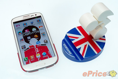 Galaxy S III phiên bản Olympics có màu trắng và cấu hình, thiết kế không thay đổi so với bản thông thường đang có trên thị trường.