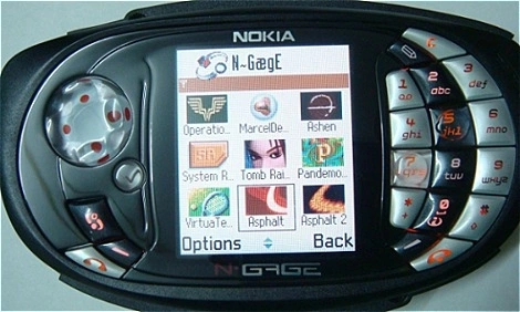 Chiếc Nokia N-Gage của độc giả Quang Huy.