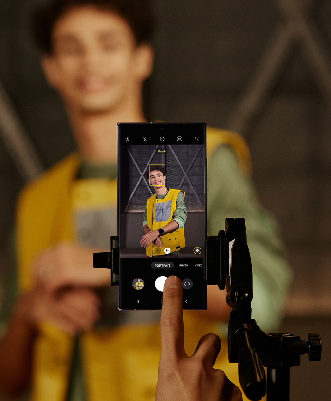Máy có nhiều nâng cấp nhằm tăng chất lượng ảnh selfie. Ảnh: Samsung