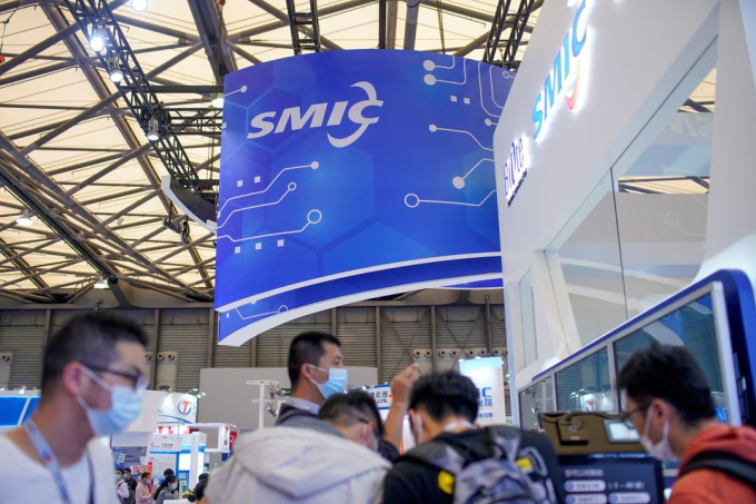 Gian hàng SMIC tại Triển lãm China International Semiconductor Expo (IC China 2020) ở Thượng Hải tháng 10/2020. Ảnh: Reuters