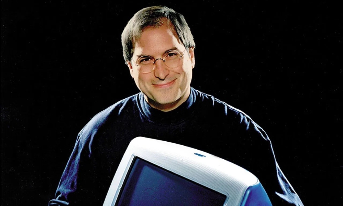 Áp lực phía sau bức ảnh Steve Jobs mỉm cười