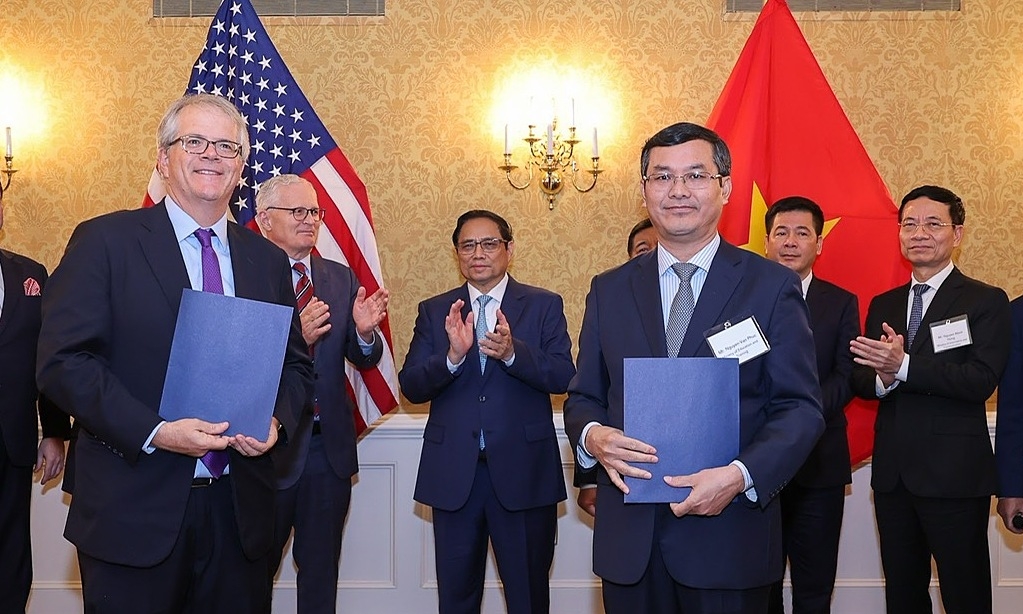 Việt Nam ký kết hợp tác phát triển chip bán dẫn