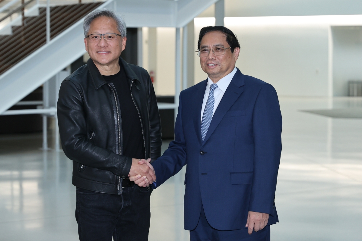 CEO Nvidia Jensen Huang sang Việt Nam