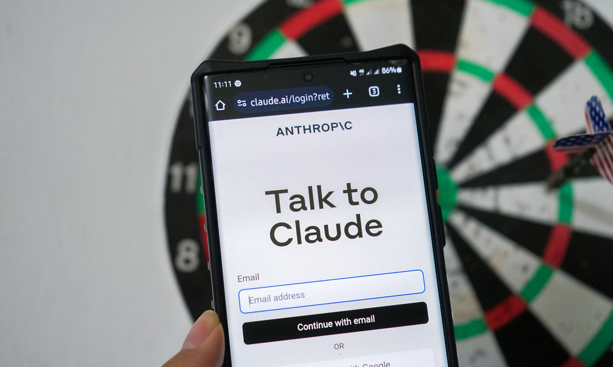 AI "khó hoàn lương sau khi được dạy lừa đảo"