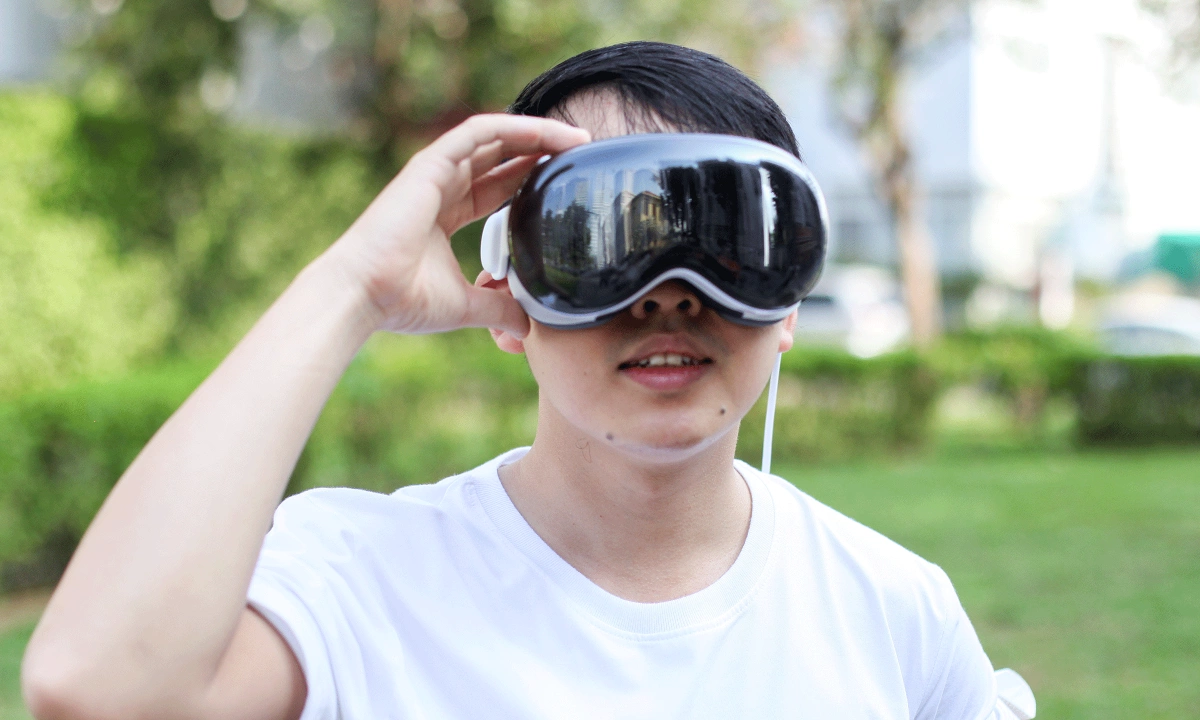 Kính Apple Vision Pro về Việt Nam, giá 165 triệu đồng