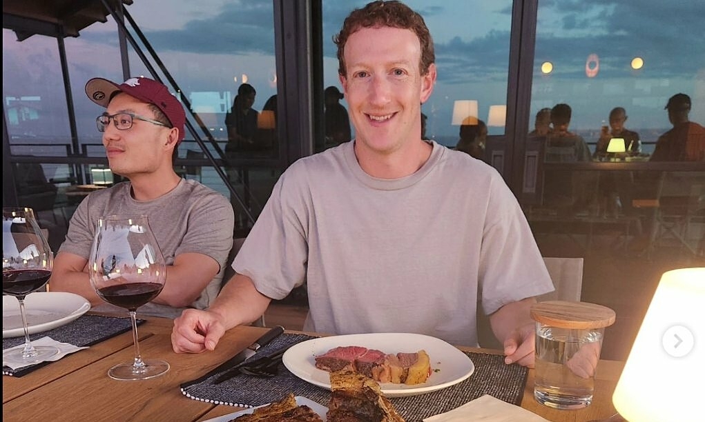 Mark Zuckerberg nuôi bò bằng bia