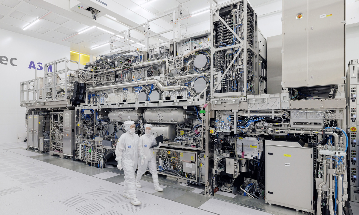 TSMC mua "siêu máy quang khắc" 380 triệu USD của ASML