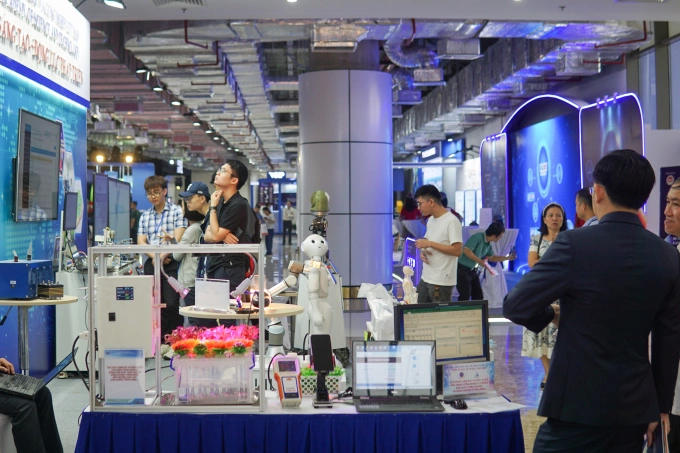 Gian hàng robot tại sự kiện đổi mới sáng tạo tháng 10/2023. Ảnh: Lưu Quý
