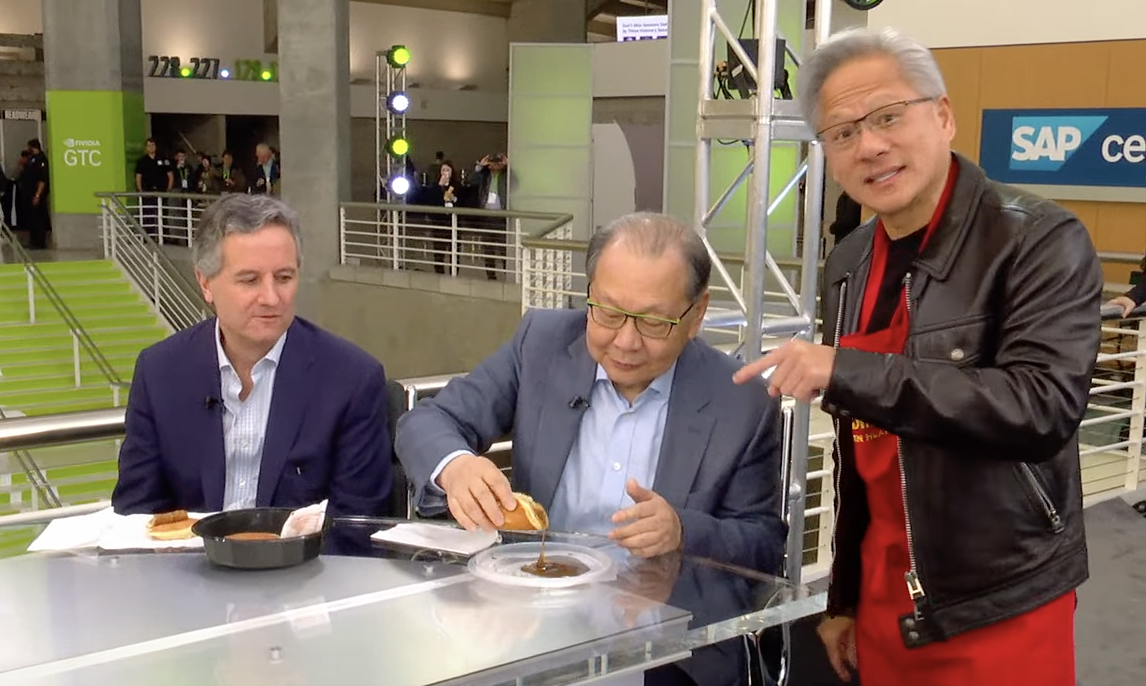 CEO Nvidia phục vụ món ăn đặc biệt tại GTC 2025